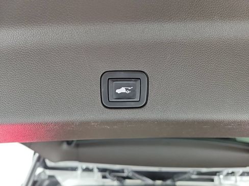 Used 2023 Cadillac Escalade Premium Luxury AWD/4WD image 10