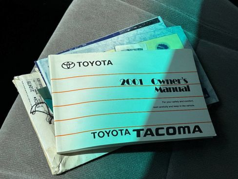 Used 2001 Toyota Tacoma PreRunner image 27