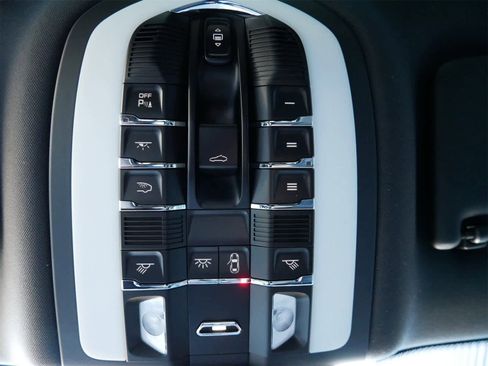 New 2026 Porsche Macan S image 22