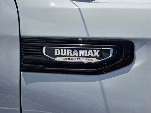Used 2023 GMC Sierra 1500 Elevation w/ X31 Off-Road Package AWD/4WD image 8