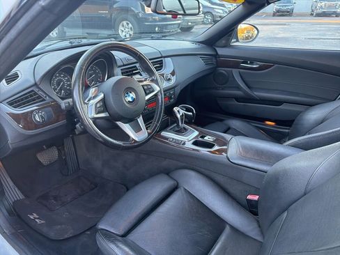 Used 2011 BMW Z4 sDrive35i image 17