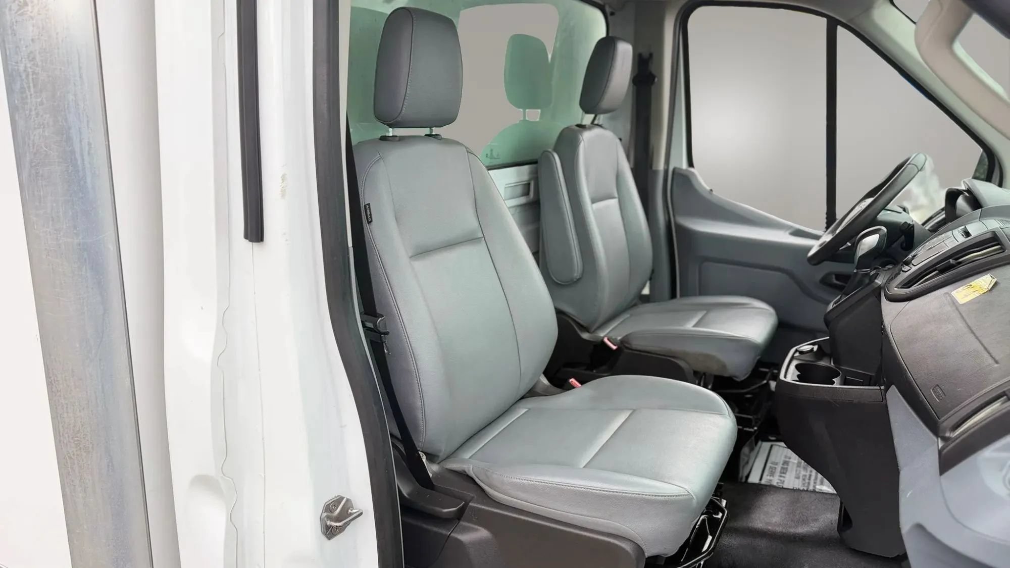Used 2019 Ford Transit 350 156 DRW RWD image 15