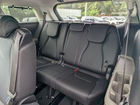 New 2027 Kia Carnival EX FWD image 14