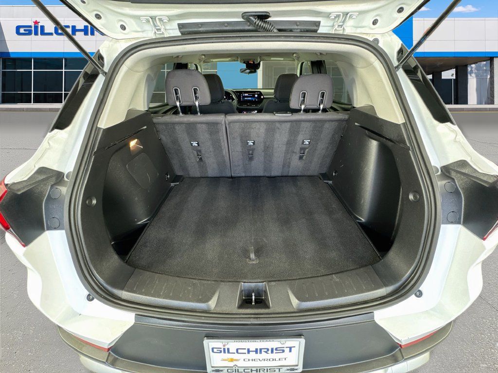 Used 2025 Chevrolet TrailBlazer LT FWD image 24