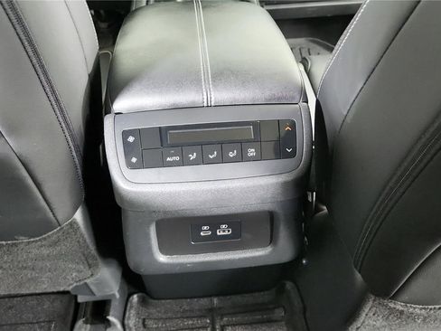 Used 2024 Nissan Pathfinder SL image 14