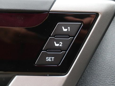 Used 2026 Toyota Tundra Limited AWD/4WD image 26