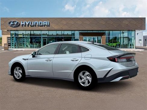 New 2026 Hyundai Sonata SE FWD image 4