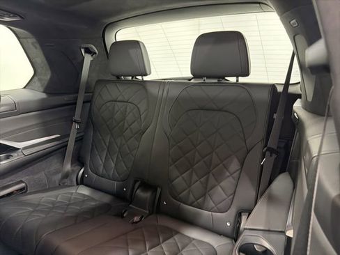 Certified 2024 BMW X7 xDrive40i w/ M Sport Package image 18