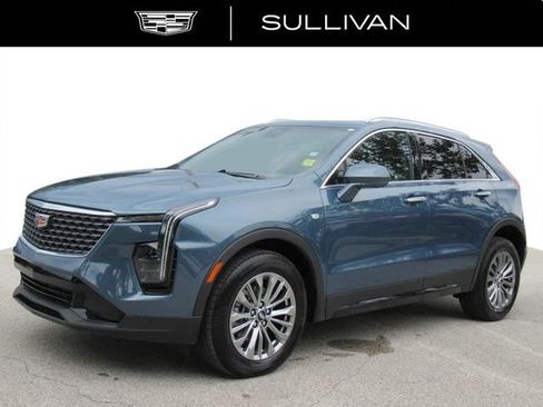 Certified 2025 Cadillac XT4 Premium Luxury image 4