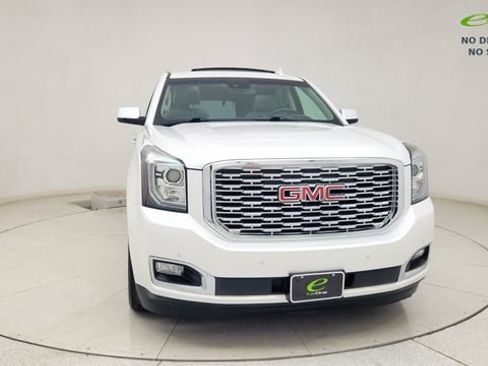 Used 2019 GMC Yukon Denali w/ Denali Ultimate Package AWD/4WD image 4