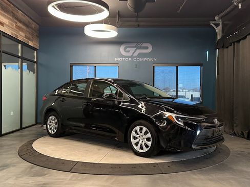 Used 2024 Toyota Corolla LE image 1