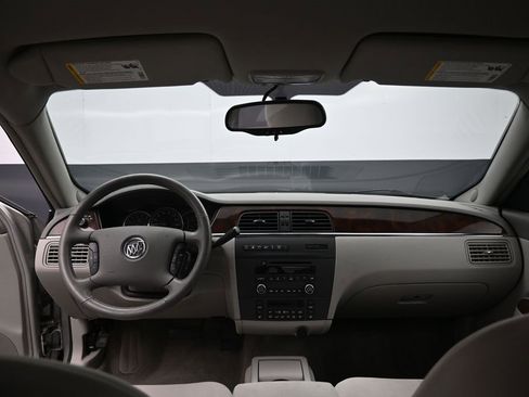 Used 2008 Buick LaCrosse CX image 27