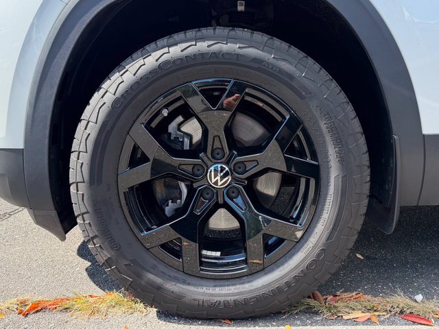Used 2024 Volkswagen Atlas Peak Edition SEL AWD/4WD image 11