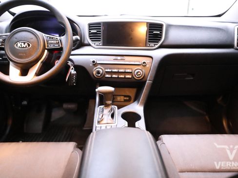 Used 2020 Kia Sportage LX image 18