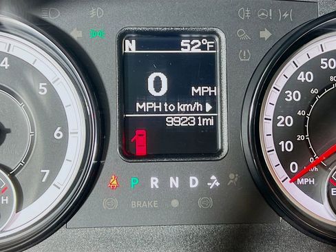 Used 2017 RAM 2500 Tradesman w/ Chrome Appearance Group image 12