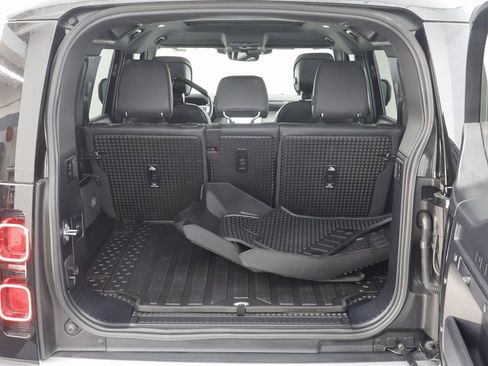 Used 2025 Land Rover Defender 110 S image 17