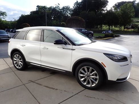 Used 2022 Lincoln Corsair AWD w/ Premium Package image 7