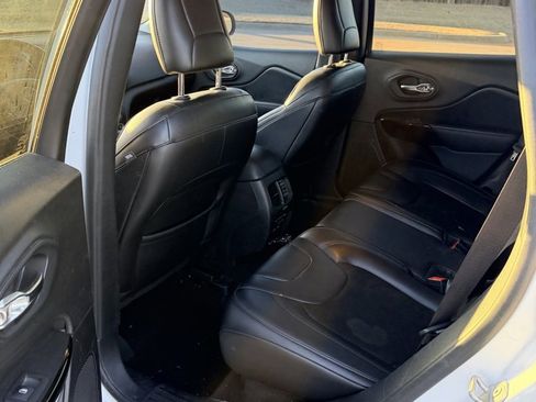 Used 2020 Jeep Cherokee Latitude Plus image 5