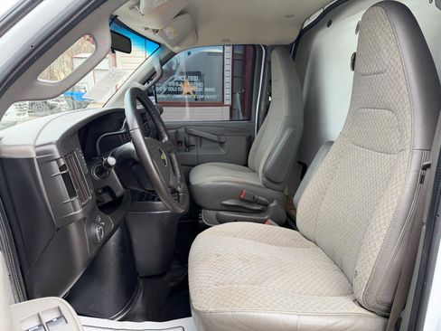 Used 2020 Chevrolet Express 3500 3500 Van 139 w/ Power Convenience Package image 17