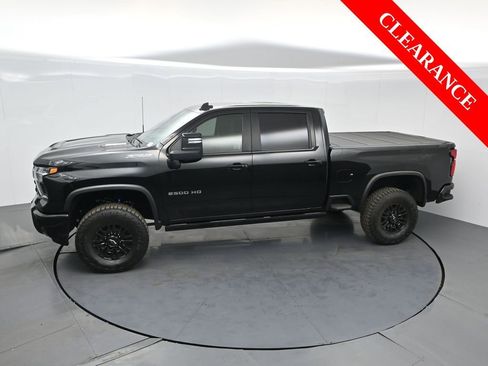 Used 2025 Chevrolet Silverado 2500 ZR2 w/ Technology Package image 58