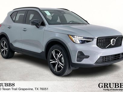 New 2026 Volvo XC40 B5 Core w/ Climate Package