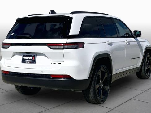 Used 2025 Jeep Grand Cherokee Limited w/ Black Appearance Package image 12