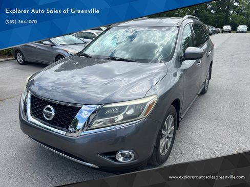 Used 2015 Nissan Pathfinder SV FWD image 1