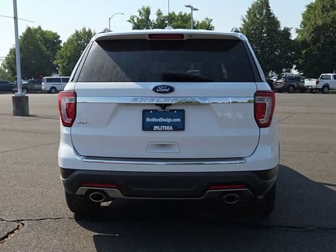 Used 2018 Ford Explorer XLT w/ Equipment Group 202A FWD image 7