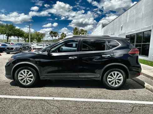 Used 2020 Nissan Rogue SV image 5