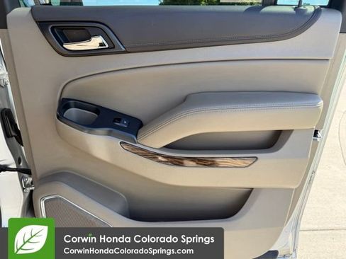Used 2019 GMC Yukon XL SLT w/ Open Road Package AWD/4WD image 29