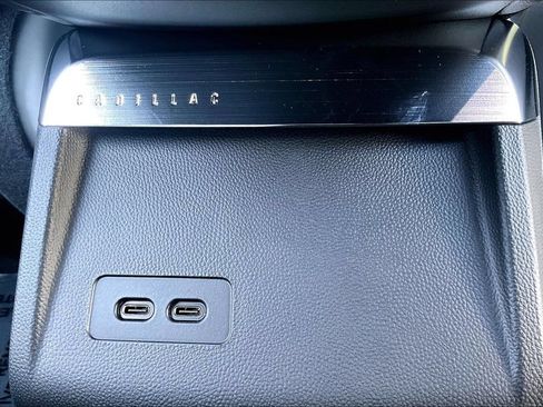 New 2026 Cadillac Lyriq Luxury w/ LPO, Floor Liner Package AWD/4WD image 20