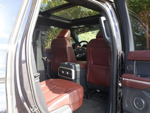 Used 2024 Ford Expedition Limited image 48