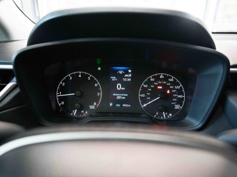 Used 2025 Toyota Corolla Cross LE FWD image 16