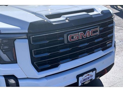 Used 2024 GMC Sierra 2500 AT4 w/ AT4 Premium Plus Package image 27