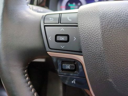 Used 2025 Toyota Crown Signia image 27