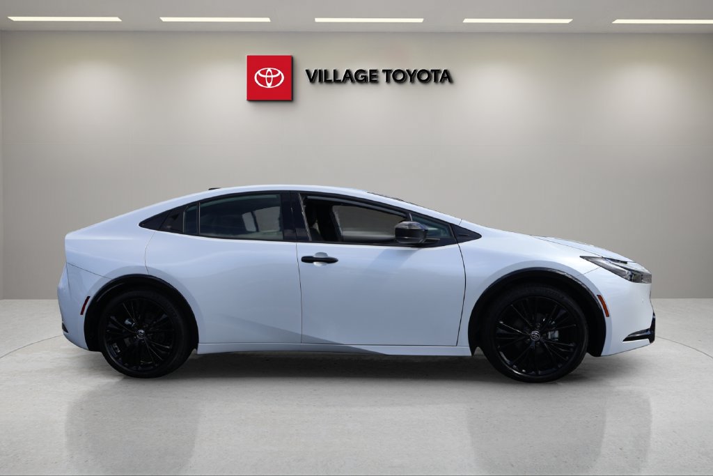 Certified 2026 Toyota Prius FWD image 6
