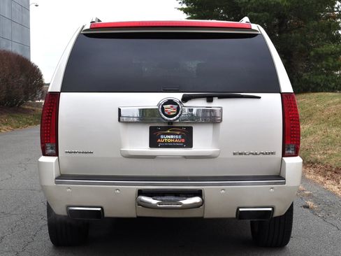 Used 2013 Cadillac Escalade Platinum image 4