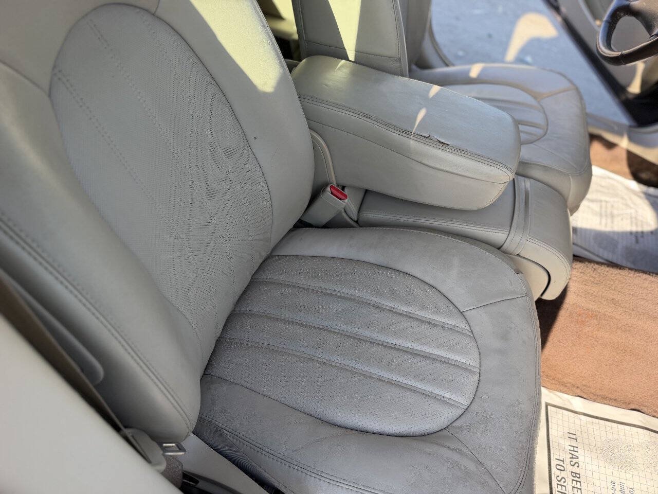 Used 2008 Buick Lucerne CXL w/ Ultra Confidence Package FWD image 17