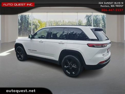 Used 2023 Jeep Grand Cherokee Limited w/ Luxury Tech Group II image 7