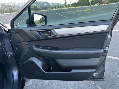 Used 2019 Subaru Outback 2.5i image 18