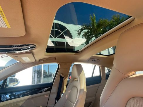 Used 2018 Porsche Panamera image 20