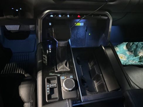 Used 2023 Toyota Sequoia Platinum image 21