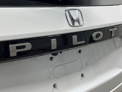 New 2026 Honda Pilot Touring image 10