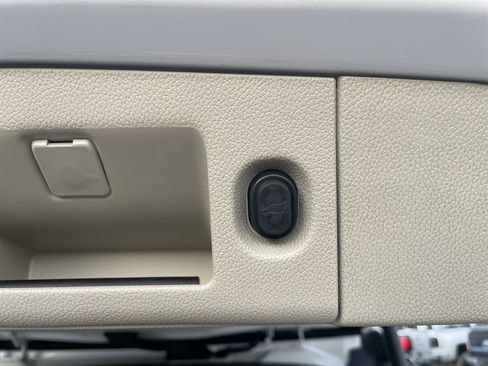 Used 2016 Cadillac Escalade ESV Luxury image 48