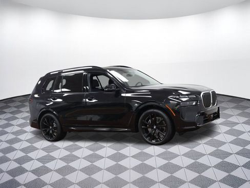 Used 2025 BMW X7 xDrive40i w/ M Sport Package image 5
