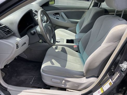 Used 2009 Toyota Camry LE FWD image 10
