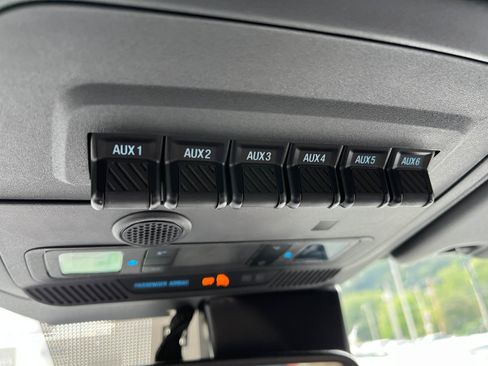 Used 2024 Ford Bronco Everglades AWD/4WD image 7