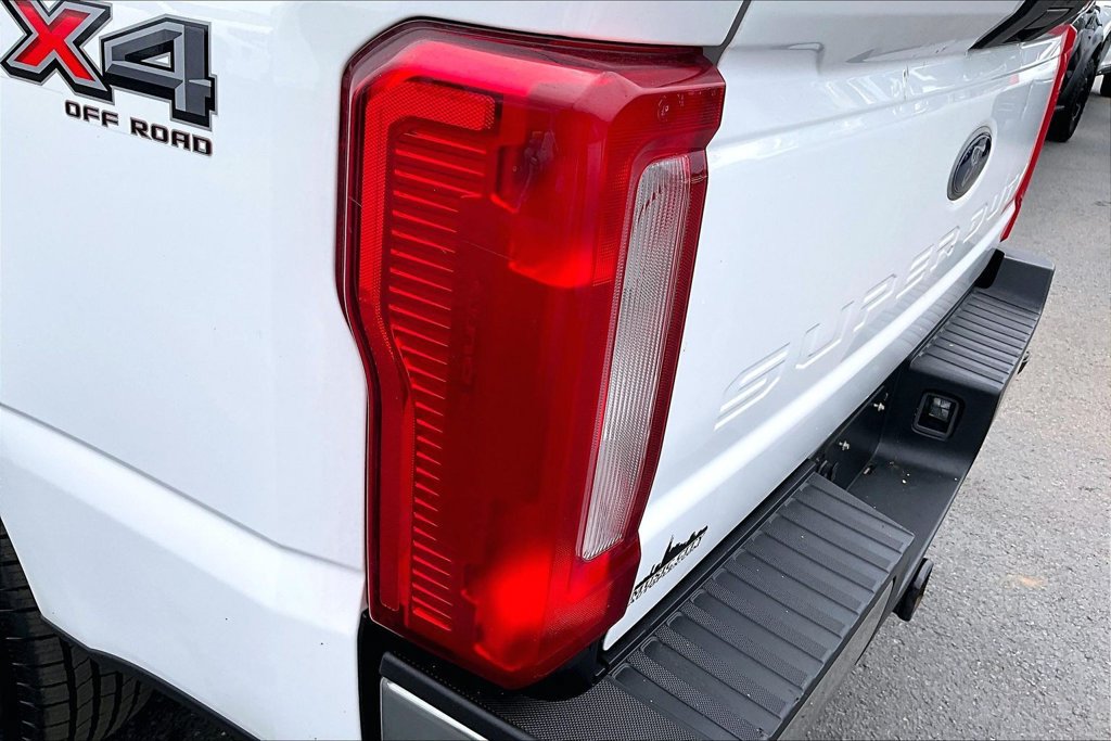 Used 2024 Ford F250 XL w/ FX4 Off-Road Package AWD/4WD image 26