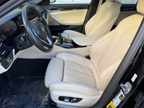 Certified 2023 BMW 530e 530e iPerformance w/ Convenience Package image 18