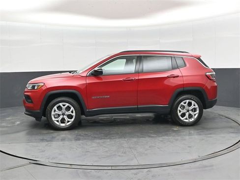 New 2026 Jeep Compass Latitude image 7